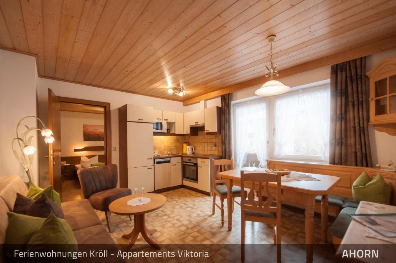 Ferienwohnungen Kroll - Appartements Viktoria Und Landhaus Maria Mayrhofen Eksteriør billede