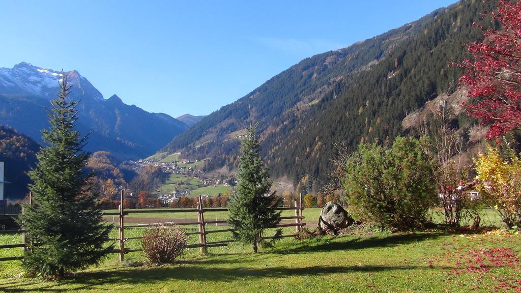 Ferienwohnungen Kroll - Appartements Viktoria Und Landhaus Maria Mayrhofen Eksteriør billede