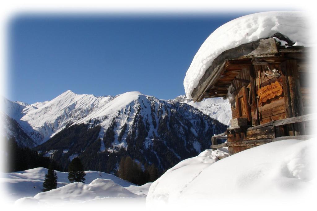 Ferienwohnungen Kroll - Appartements Viktoria Und Landhaus Maria Mayrhofen Værelse billede