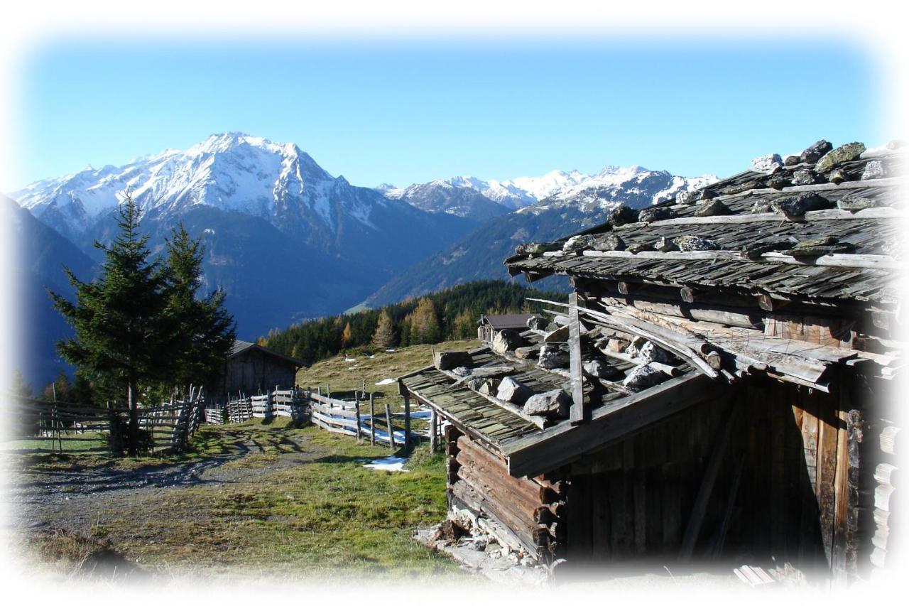 Ferienwohnungen Kroll - Appartements Viktoria Und Landhaus Maria Mayrhofen Eksteriør billede